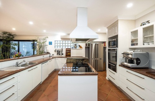 Mullaloo House | Oceanfront Mullaloo Beach L'Oceanne with Private Pool & Spa