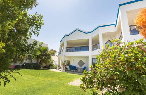 Mullaloo House | Oceanfront Mullaloo Beach L'Oceanne with Private Pool & Spa