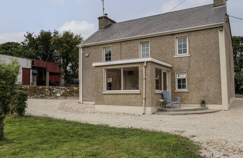 Donegal Cottage | Family-Friendly Mulroy Cottage with Open Fire in Downings