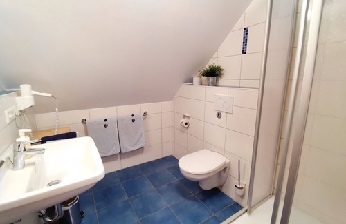 Meckenbeuren Apartment | Comfortable Multi-Bed Room for 3 Guests in Meckenbeuren