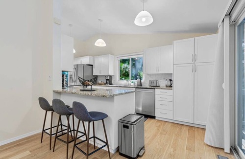 Viewpoint House | Convenient Redmond Getaway with Deck, AC & Gym Access
