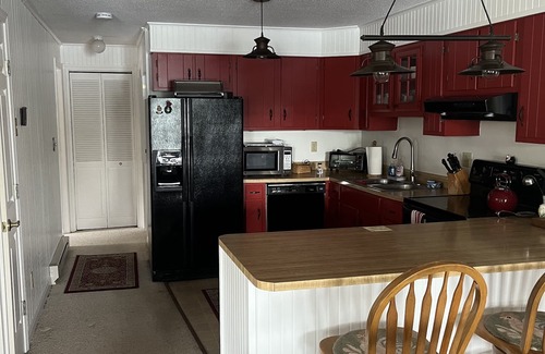 Mirror Lake House | Idyllic Multi Home Estate with Private Dock & Breakfast