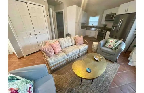 Franklin House | Lakefront Retreat: Kayaks, Fire Pit & Hot Tub Await You