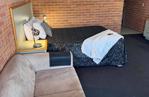 Mulwala Hotel | Eco-Friendly Mulwala Paradise Palms Motel with Pool Access
