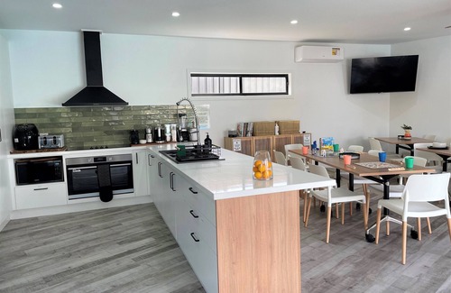 Mulwala Hotel | Discover Mulwala Resort: Family-Friendly with Pool & Breakfast