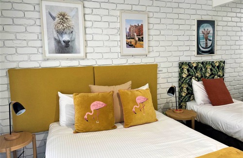 Mulwala Hotel | Discover Mulwala Resort: Family-Friendly with Pool & Breakfast