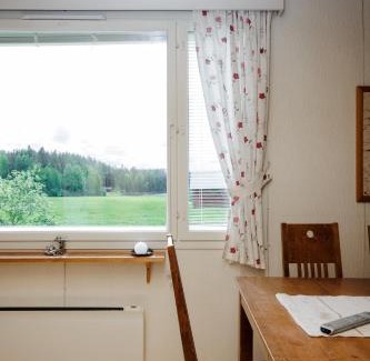 Suonenjoki House | Cozy Granny's Cottage with Oceanfront Views and Hot Tub