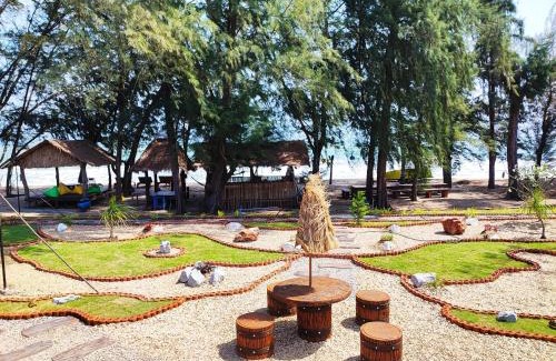 Huai Yang Bed & Breakfast | Discover Mumsa Beach Resort with Private Oceanfront Access