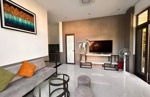 Huong Thuy Apartment | Seaside Comfort at MUN HOMESTAY with Oceanfront Views
