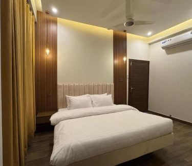 Muzaffarabad Apartment | Munawar Residence