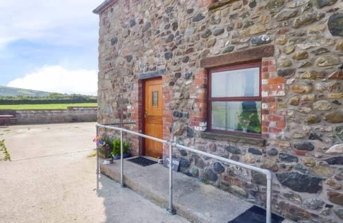 Holmrook Cottage | Pet-Friendly Muncaster View: Ideal Cottage in Ravenglass