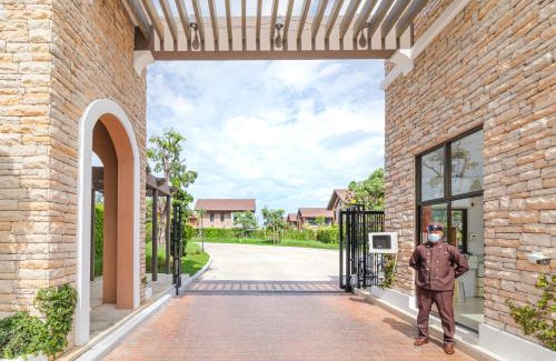 Cha-am House | Relax at Munlihouse Cha-Am with Oceanfront Views