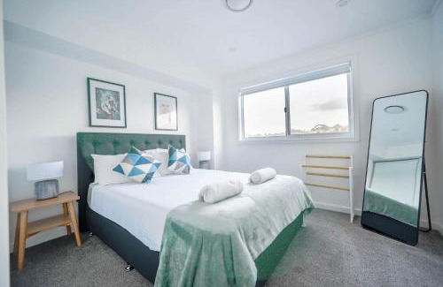 Kiama House | Experience Munna Munnora Views: 4-Star Pet Friendly Retreat