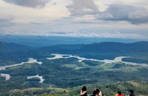 Suryanelli Other | Welcome to Munnar iwa: Perfect for Family Getaways