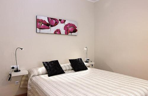 Sants-Montjuic Apartment | Family-Friendly Stay at MUNNE near FC Barcelona