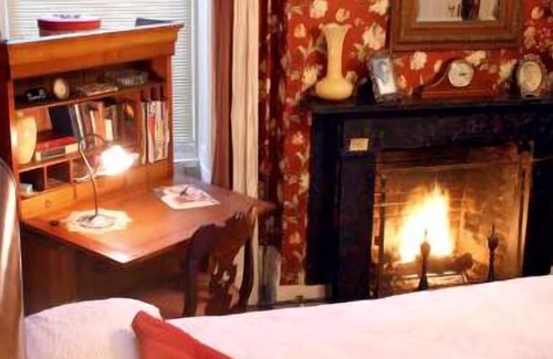 Jonesville Bed & Breakfast | Enchanting Munro House B And B: Guest Rated 9.6/10