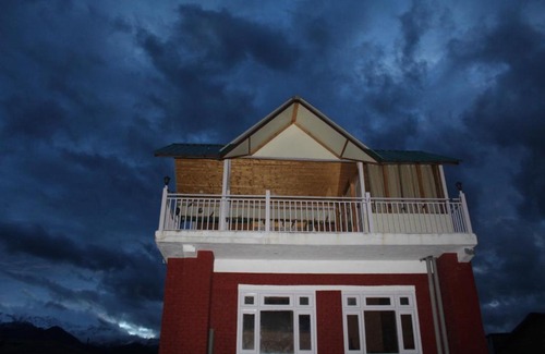 Munsyari Hotel | Discover Munsyari The Roof Top: Child-Friendly Retreat
