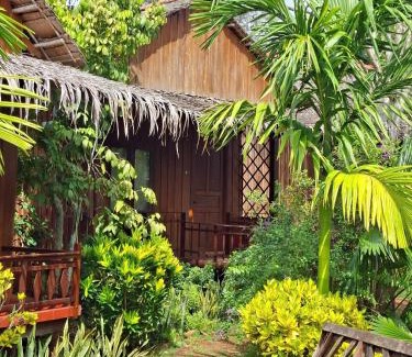 Chau Thanh Resort | Pet-Friendly Muong Dinh Lodge with Spa and Breakfast