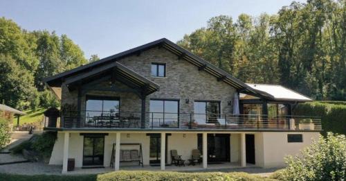 Mures Bed & Breakfast | Inviting Mur-Mûres: Family-Friendly with Pool & Hot Tub