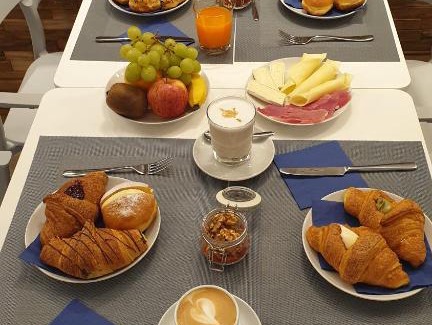 Citta Nuova-Barriera Nuova-San Vito-Citta Vecchia Hotel | Discover Mura 5&7: Family-Friendly with Top Dining Options