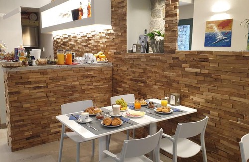 Citta Nuova-Barriera Nuova-San Vito-Citta Vecchia Hotel | Discover Mura 5&7: Family-Friendly with Top Dining Options