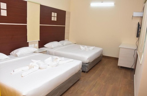 Mayiladuthurai Hotel | Budget-Friendly Family Retreat at Murali's Kudil