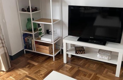 Lugo Apartment | Experience Muralla e Camiño: Perfect for Families & 10/10 Rated