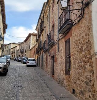 Siguenza Apartment | Pet-Friendly Retreat at Murallas de Sigüenza - Rated 9.6/10