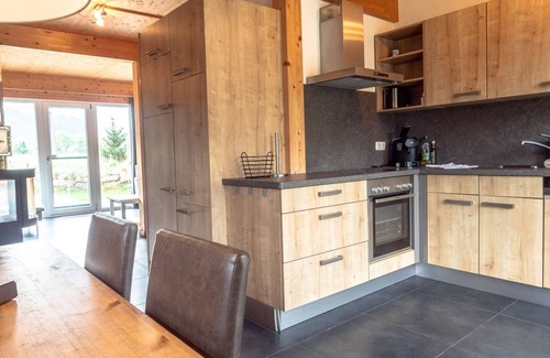 Murau Ski Chalet | Murau 9 Retreat: Infrared Sauna & Relaxing Hot Tub