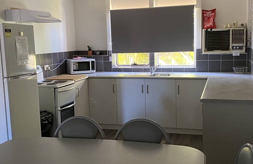 Kalbarri House | Top-Rated Murchison Waters Accommodation with Breakfast & More