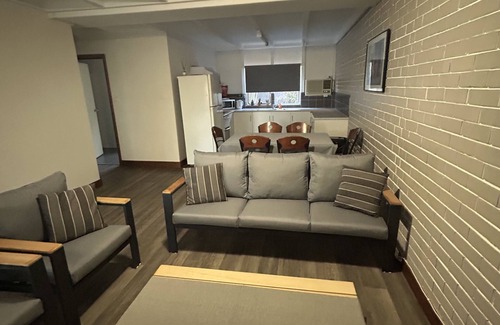 Kalbarri House | Top-Rated Murchison Waters Accommodation with Breakfast & More