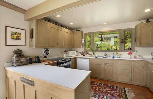 Rollingbay House | Murden Cove Waterfront Retreat: 3BR Oasis & Kayaks