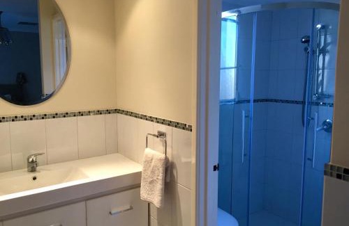 Leeming Bed & Breakfast | Comfortable Murdoch Station Bed & Breakfast with Restaurant