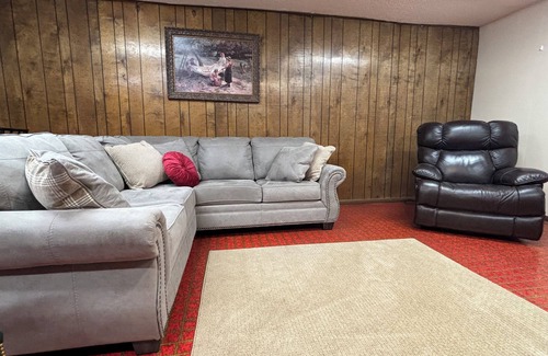 Murfreesboro House | Murfreesboro Arkansas walking distance in town 1.9 miles to Crater of Diamond's