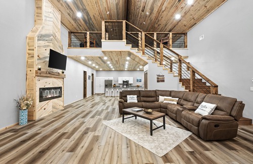 Nashville Cabin | Experience Murfreesboro's Riverfront Cabin with Stunning Views
