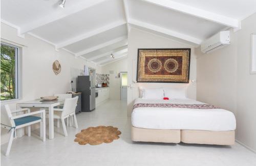 Muri House | Relaxing Muri Lagoon View Bungalows with Family Amenities