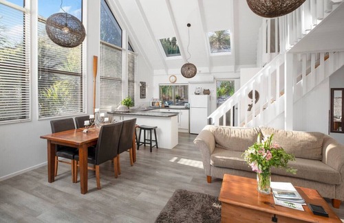 Raglan Apartment | Beautiful Muritai Waters - Perfect Waterfront Getaway