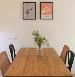 Logrono Historic Centre Apartment | Discover Muro de Cervantes: Family-Friendly Retreat Rated 9.7