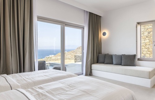 Mykonos House | Indulge in Ocean View Comfort at Muro Suites