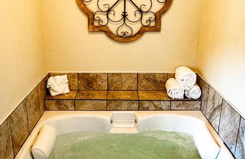 Estes Park Cabin | Discover Murphy's River Lodge: Pet-Friendly Retreat Awaits