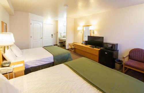 Murphys Hotel | Experience Comfort at Murphys Inn Motel with Pool Amenities