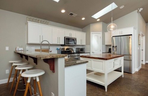 Boyd Acres House | Murphy’s Resort – Modern 3 BDR in Quiet Neighborhood! Pet Friendly!