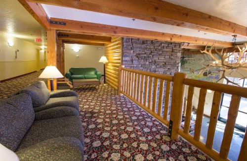 Murphys Hotel | Explore Murphys Suites: Oceanfront Gem with Pool & Spa