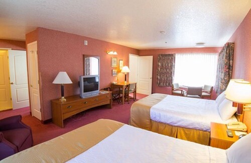 Murphys Hotel | Discover Murphys Suites: Family-Friendly Getaway with Spa