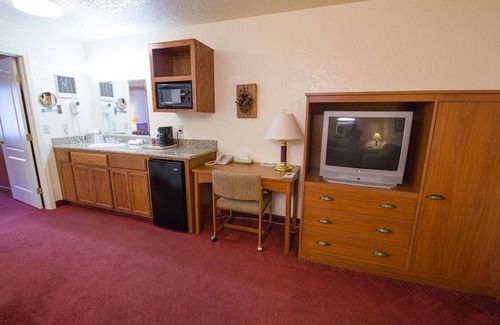 Murphys Hotel | Discover Murphys Suites: Family-Friendly Getaway with Spa
