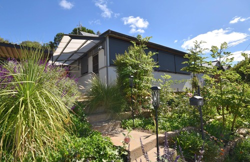 Cowirra Cottage | Discover Murray's Nest: Pet-Friendly Stay with Spa & Hot Tub