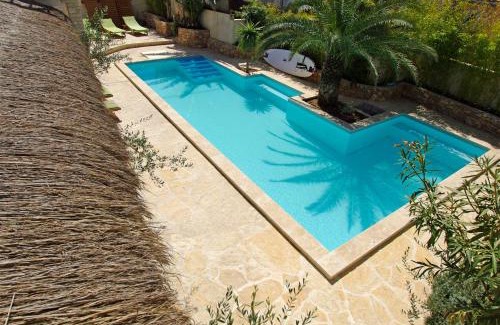 Murter Apartment | Discover Murter Central A2 with Oceanfront Relaxation