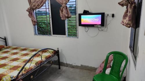 Neora House | Cozy Vamoose Murti Homestay with Breakfast and Family Care