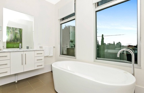 Wellington House | Pet-Friendly Muse on the Murray - Guest Rated 9.8/10