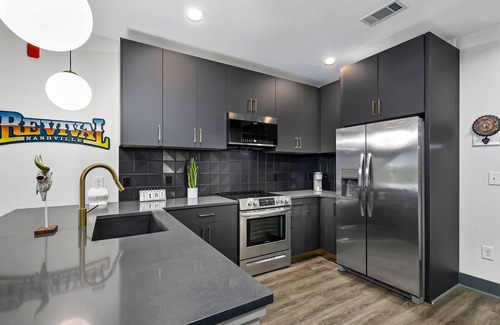 Rolling Mill Hill Condo | Stylish Muse Condo with Balcony, Gym & Pool Access
